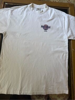 Collector 1990’s New HARD ROCK Cafe PARIS T-Shirt with Great Graphics / XL
